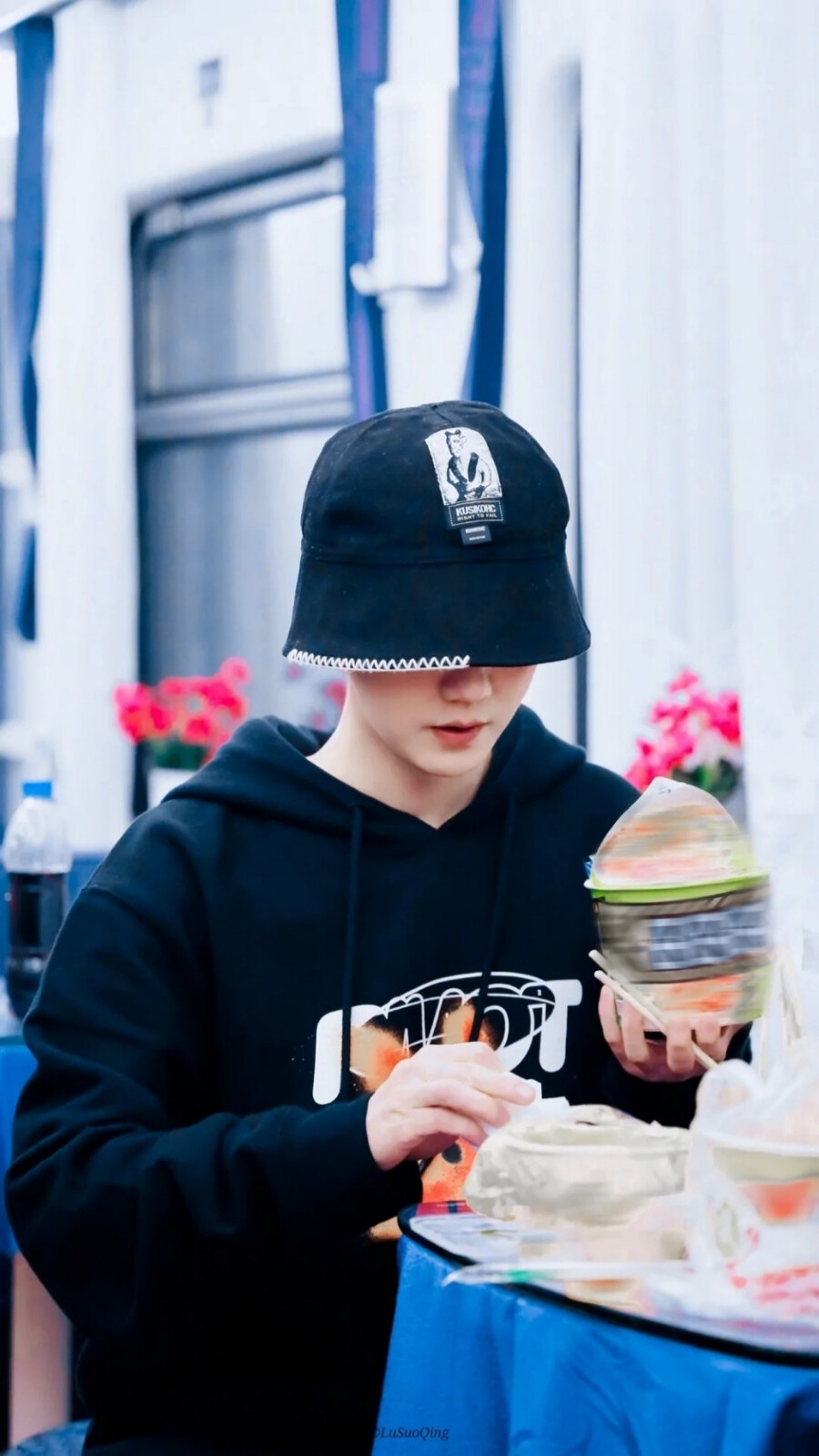 鹿晗/或许，下次见面会打招呼嘛