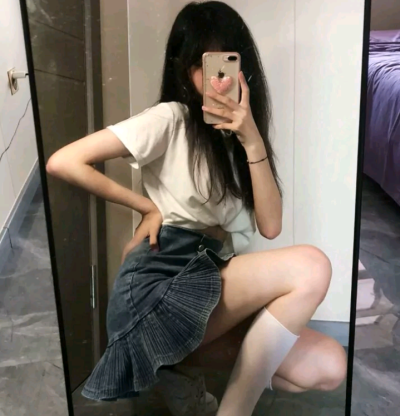 冬天了 可以和你一起过冬吗 可以穿你的外套吗 可以给我暖手吗 可以抱抱我吗 可以吗