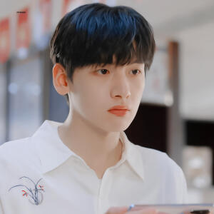 世界微尘里，翟潇闻