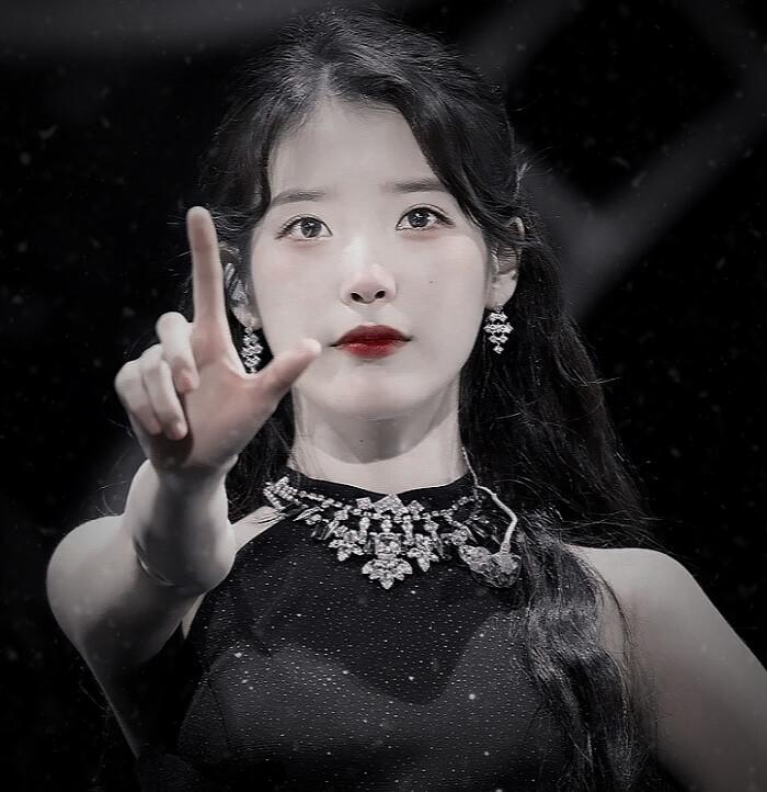 “重慶的重也是重逢的重。”
iu│三張
