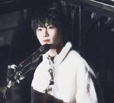 祝小马哥生日快乐
不要给自己太多压力哦 你有小气球和爆米花呢
要多吃点哦 看你瘦的
累了就和小气球说 不要自己一个人扛所有 你要记得我们永远爱你