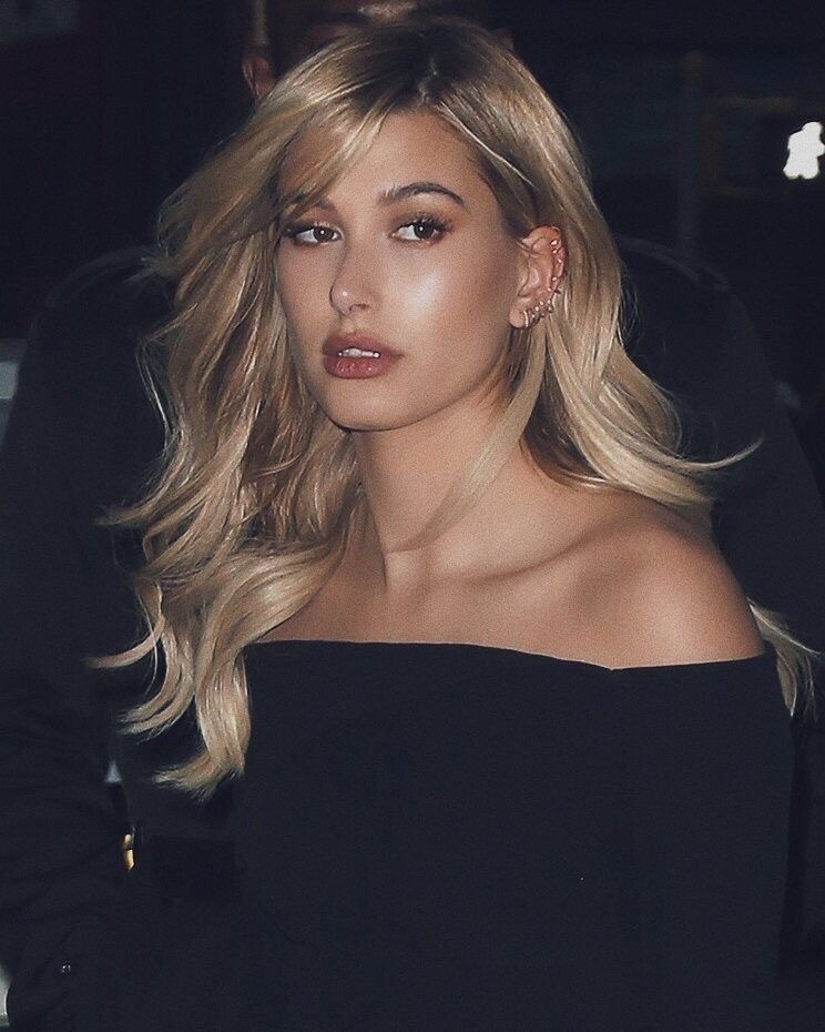 Hailey Bieber 