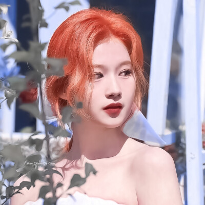 //：星空迷上了山野，有雾有灯也有归人。
