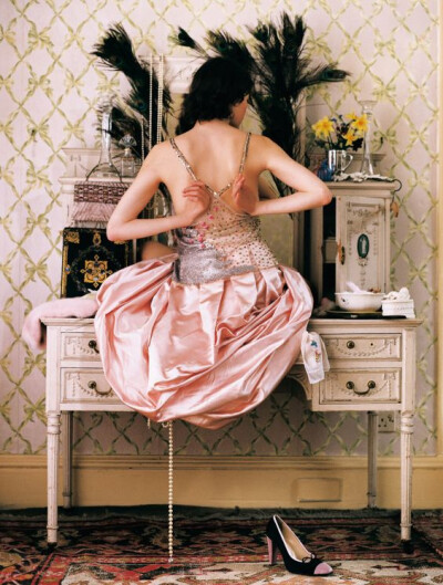 Blumarine Fall-Winter 1999-2000 Ad Campaign by Tim Walker
[weibo@Ouvg]