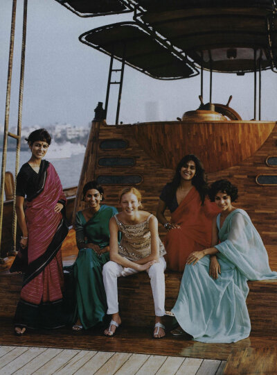 US Vogue June 1999 "All the Raj"
Photographer: Arthur Elgort
[weibo@Tangyimem]