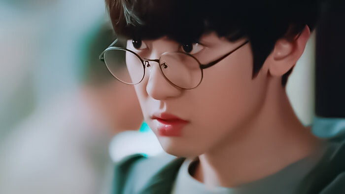 边朴灿烈剧情图
二转注明潇柇
拿图dd