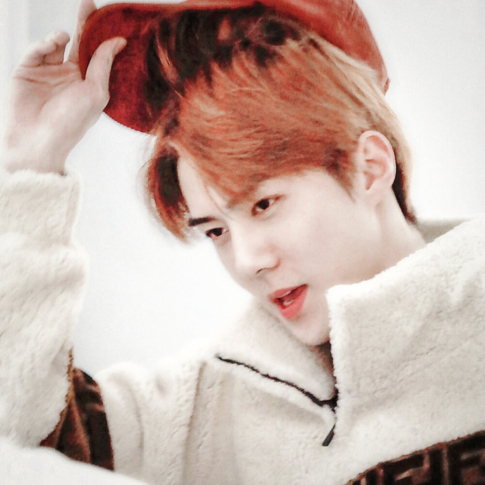 
“车和车总是相让，人和人总是错过。”
——《沈宴的信》1000Hours.