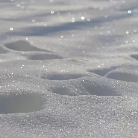 『背景』冬日的雪
▪像我这样独立又冷漠的人 你觉得我可爱又闹腾 那不是你喜欢我 是我喜欢你