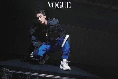 郑号锡
211221 Vogue Korea