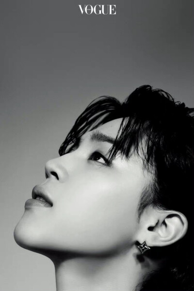 朴智旻
211221 Vogue Korea