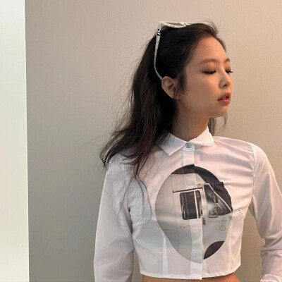 金智妮 JENNIE