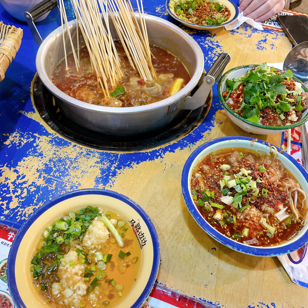 马路边边串串