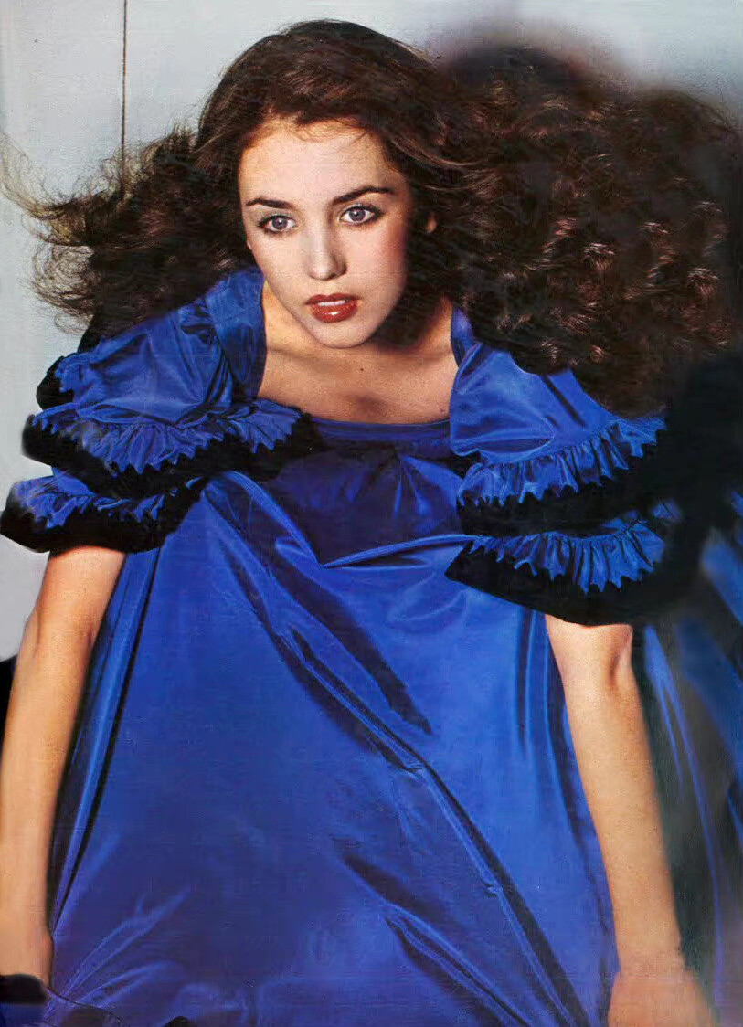 伊莎贝尔·阿佳妮
Isabelle Adjani
法国国花(❁´◡`❁)*✲ﾟ*