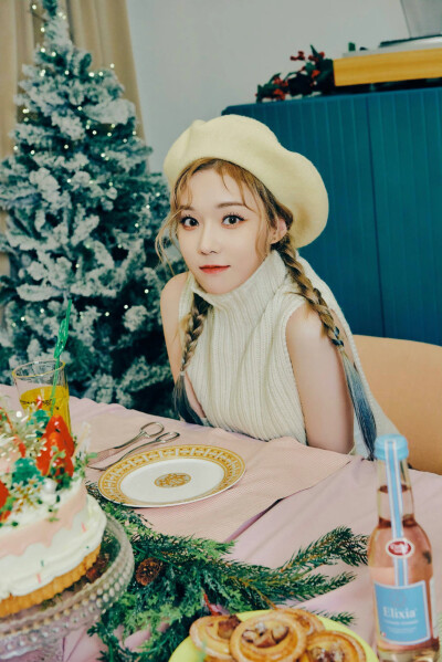 aespa 金玟庭
圣诞节快乐
送上一组年初甜甜冬妹030