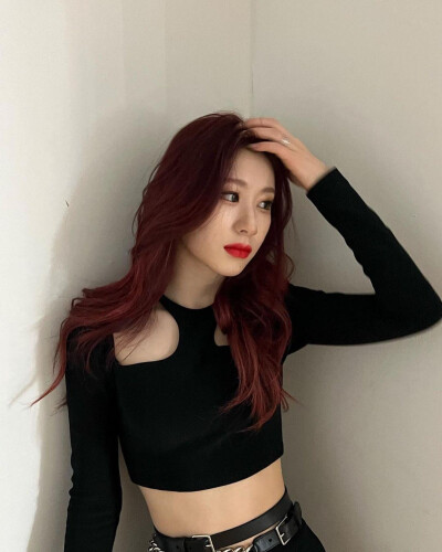 CHAERYEONG 李彩领