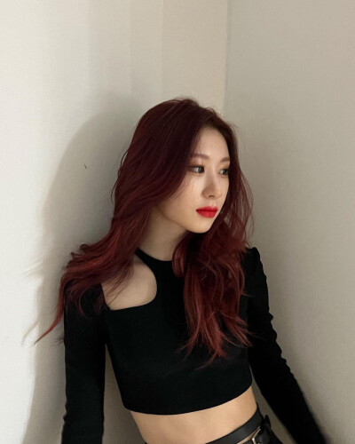 CHAERYEONG 李彩领