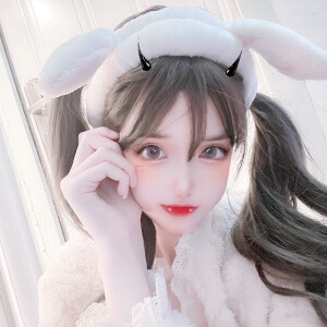 幻想被愛是我的悲哀