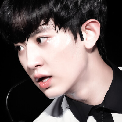 小孩一起去吹晚风吗
Park Chanyeol 朴灿烈
cr.jongeeNUNA
©闵雨汐