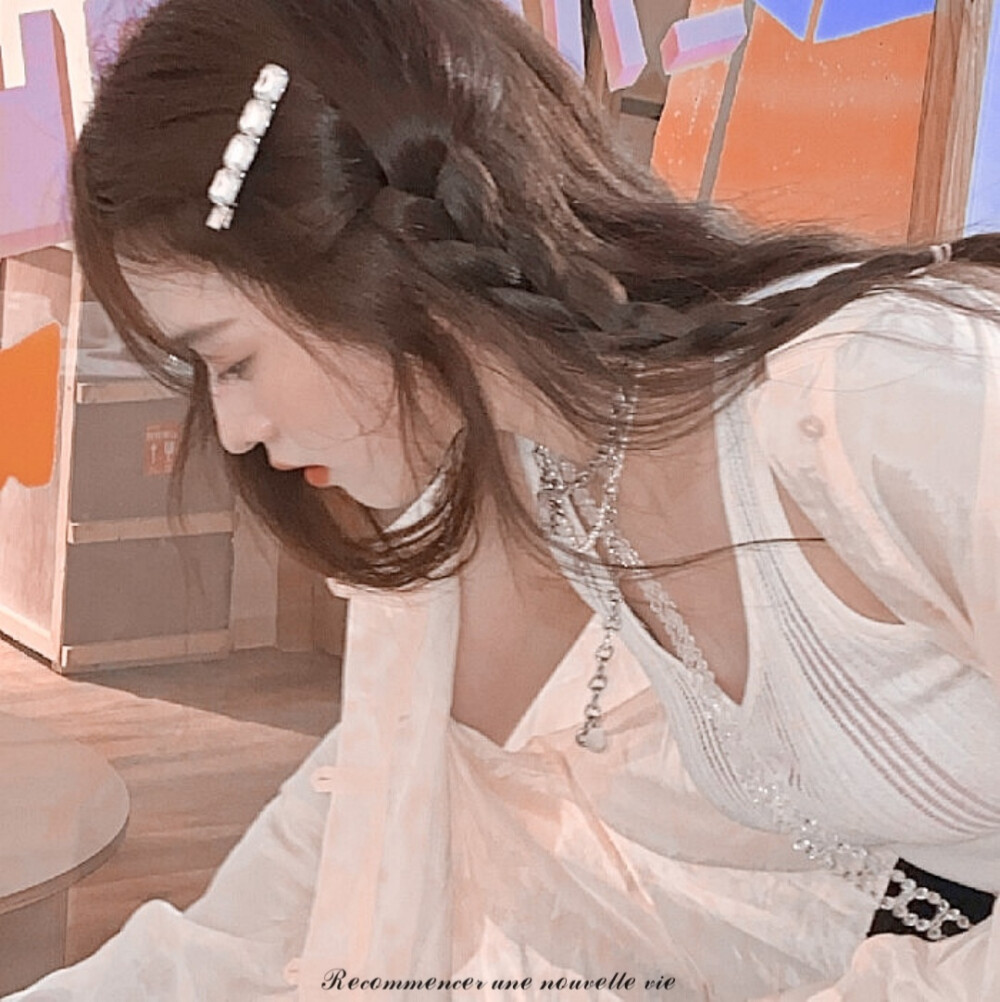 认真生活才能找到被人生偷藏起来的糖果
背景cr 江矜