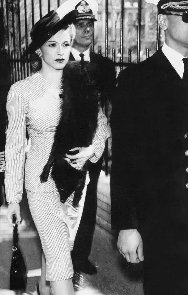 麦当娜饰演的贝隆夫人