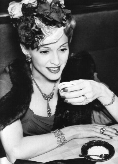 麦当娜饰演的贝隆夫人