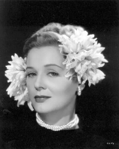 Gloria Stuart