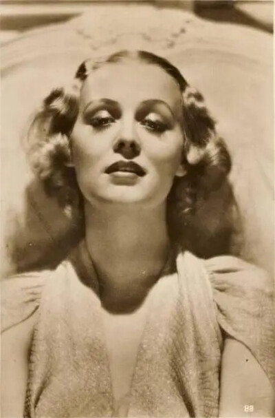 Gloria Stuart