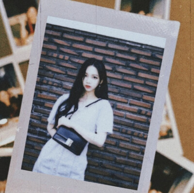 */The first snow is coming, and I should forget you.