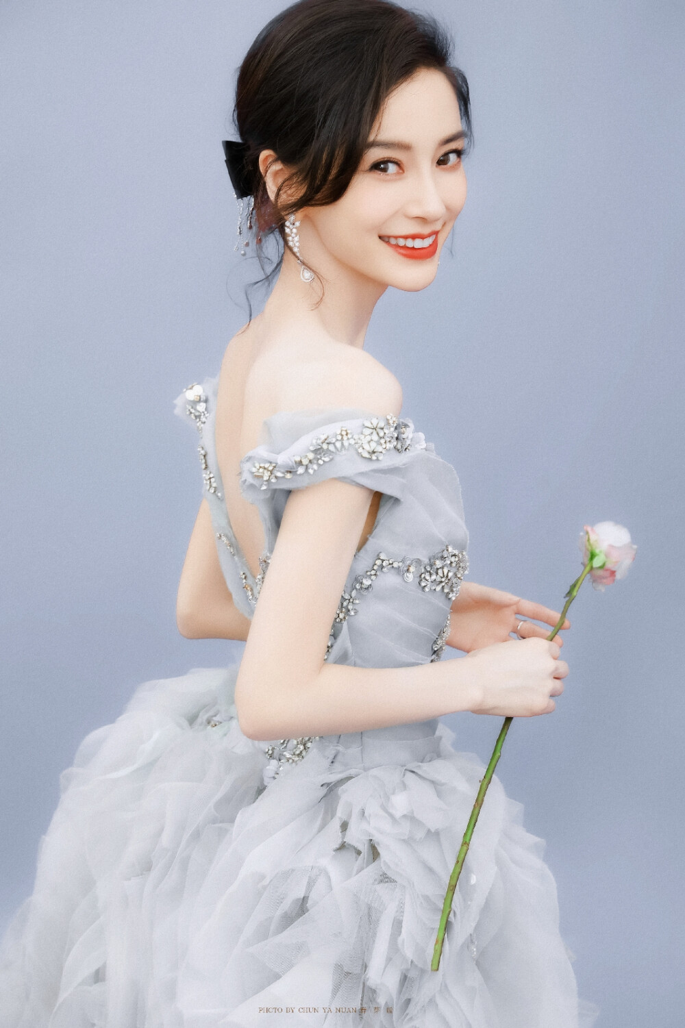 #angelababy#｜一朵蓝玫瑰
cr@春芽暖