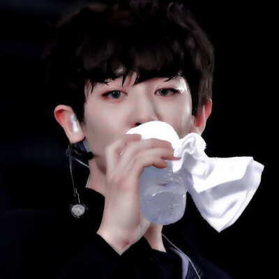 神明落了泪 溺si了我的玫瑰
Park Chanyeol 朴灿烈
cr.ACE_921127
©闵雨汐