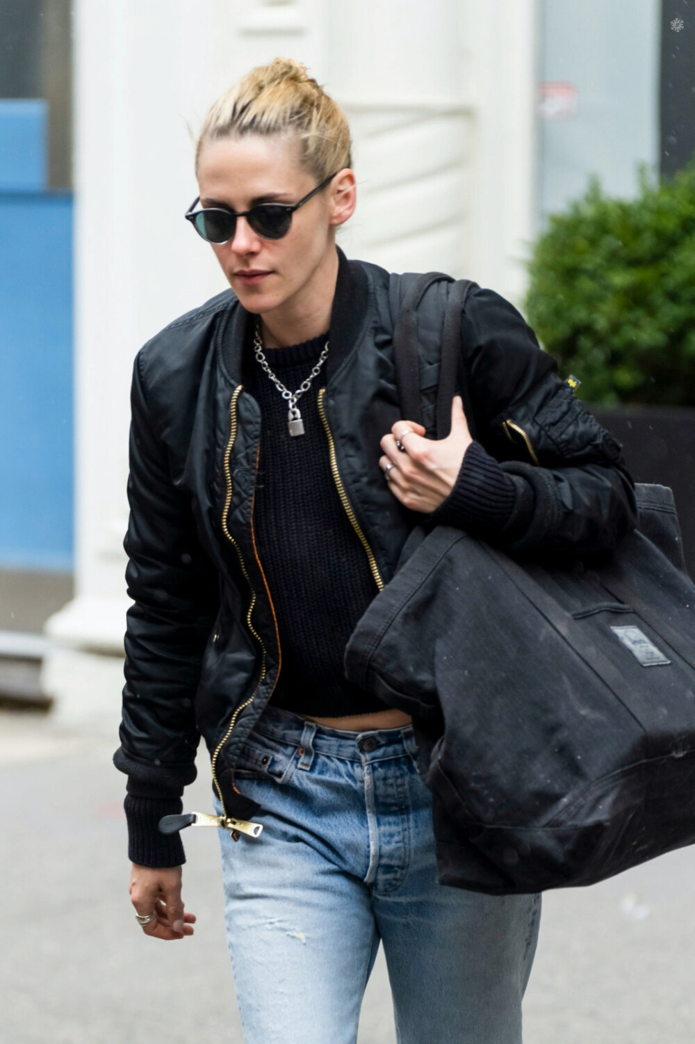 Kristen Stewart
2021.11.30/NYC