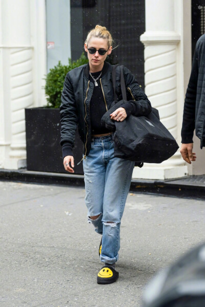 Kristen Stewart
2021.11.30/NYC