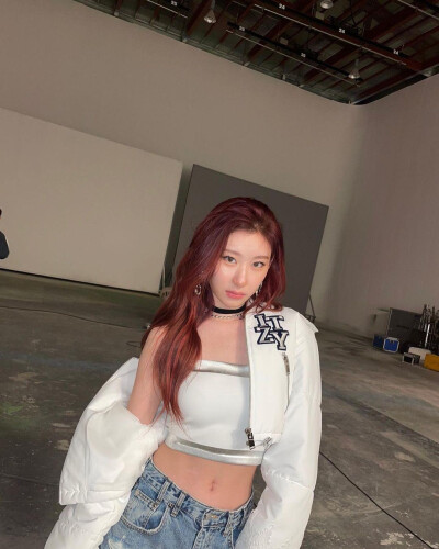 CHAERYEONG 李彩领
