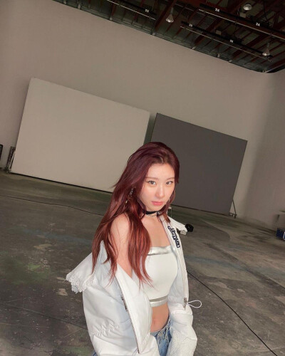CHAERYEONG 李彩领