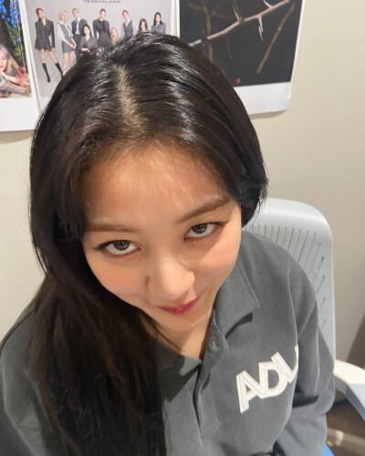 JIHYO 朴志效