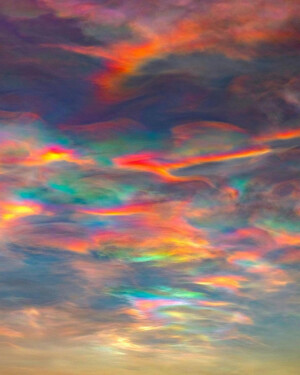  冰岛 贝母云 Polar stratospheric clouds over Iceland @h0rdur