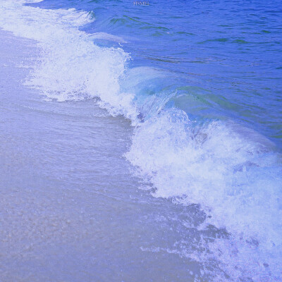梦中的蓝色海潮
摄影@-HSMEI-
#克莱因蓝##垂直领域点亮计划# ​