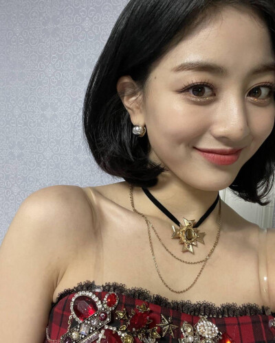 JIHYO 朴志效