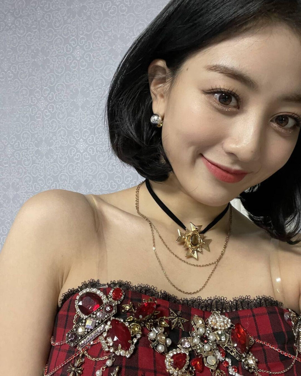 JIHYO 朴志效