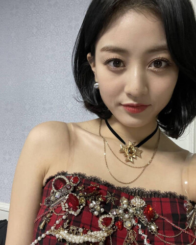 JIHYO 朴志效