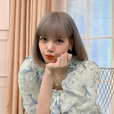 Lisa头像