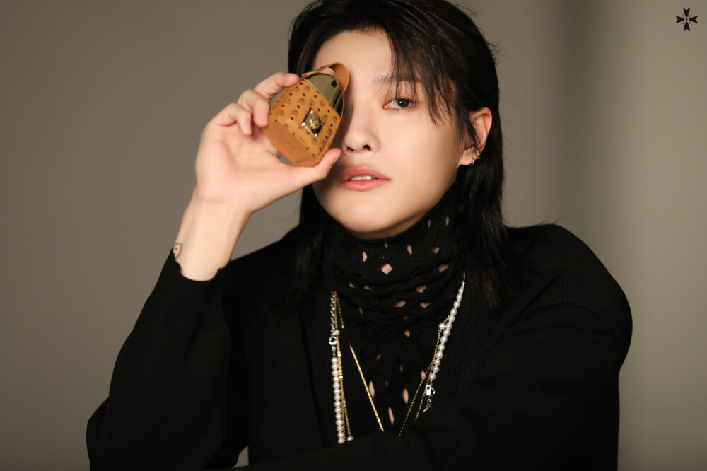 220107 承衍官推更新：
[WOODZ(曹承衍) POST]
HAPPY WOODZ YEAR♥