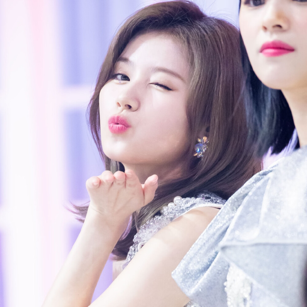 TWICE_MM1020