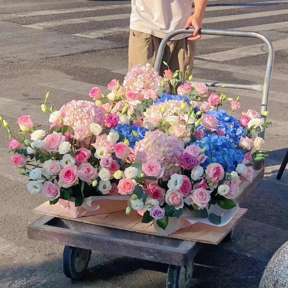 ：花店是浪漫一天的结束地点。