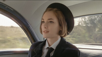 薇诺娜·瑞德/Winona Ryder
金色豪门
The Houseof theSpirits（1993）