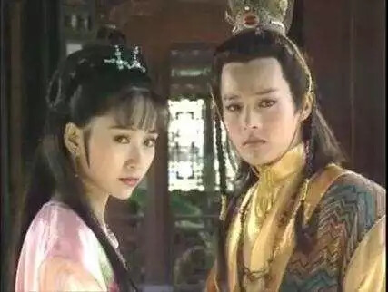 1996年台湾华视电视剧《红楼梦》钟本伟饰演贾宝玉、张玉嬿饰演林黛玉