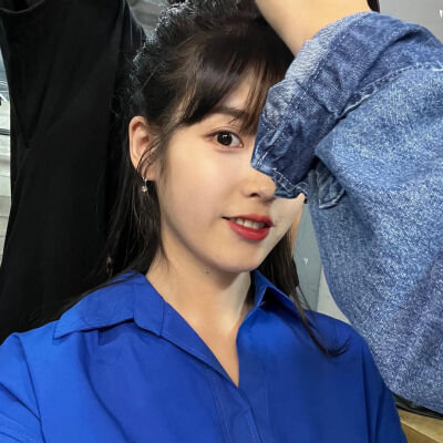 IU 李知恩 IG Instagram