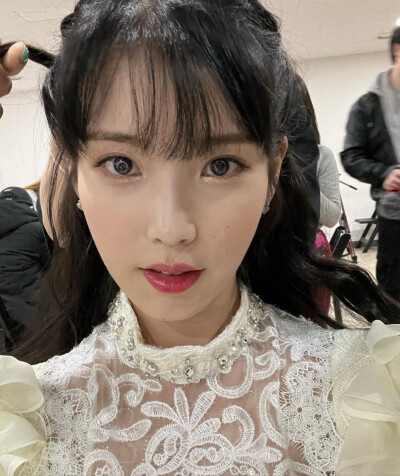 IU 李知恩 IG Instagram