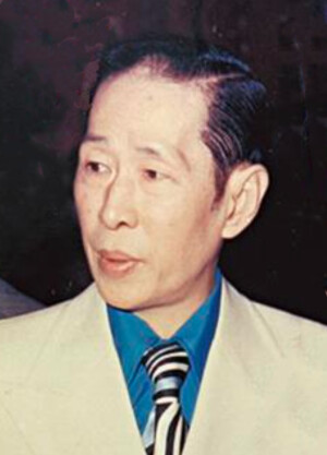 10、新马师曾

1954年永茂版粤语影片《大观园》饰演贾宝玉