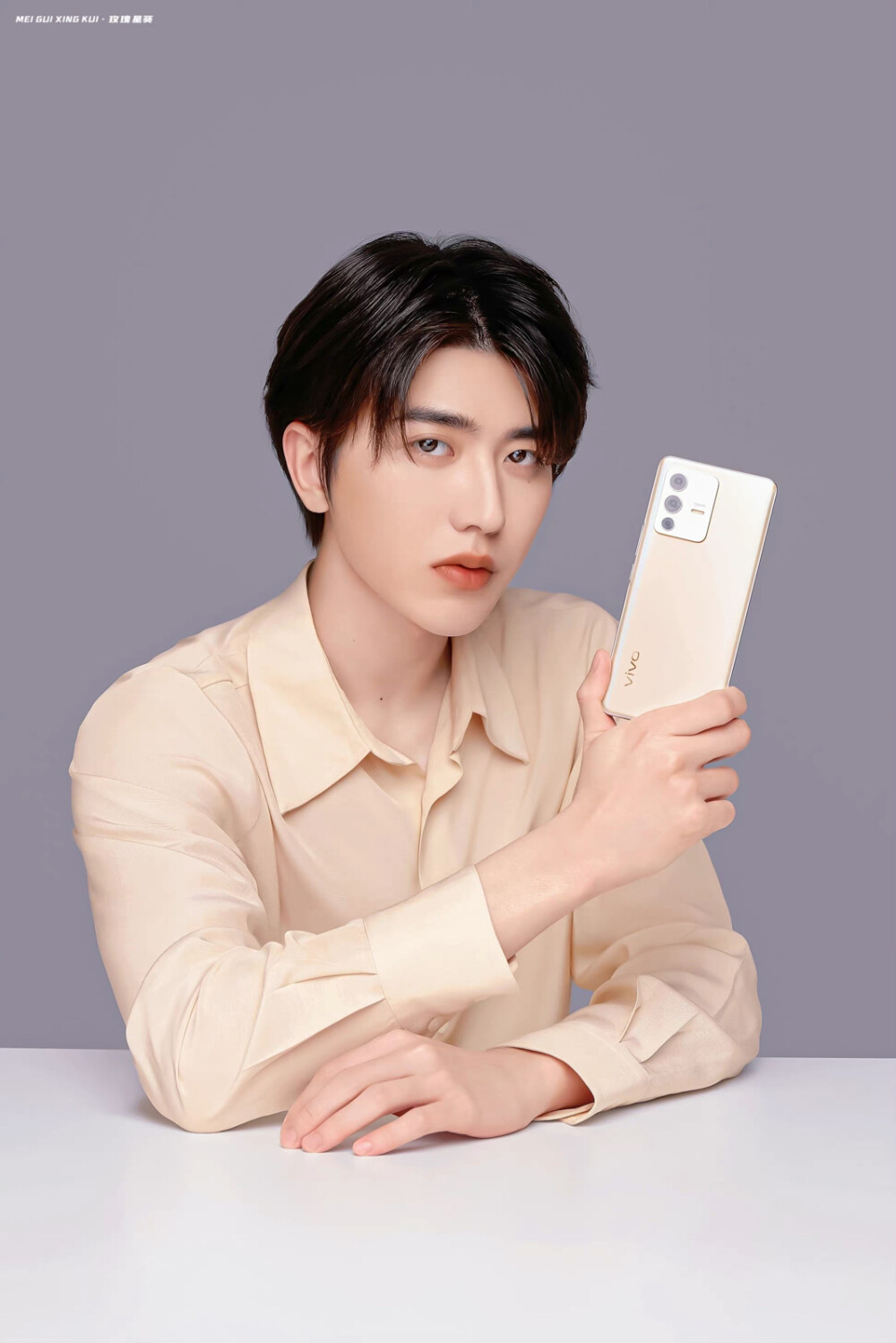 蔡徐坤 vivo
cr.玫瑰星葵